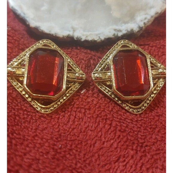 Vintage goldtone with red rhinestone earrings - Picture 1 of 10